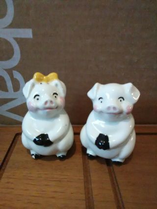 Vintage Ceramic Cute Pigs Salt And Pepper Shakers White W/ Ribbon Fast Ship