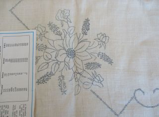 VINTAGE MYART 1473 LINEN SUPPER CLOTH WITH FLORAL PATTERN TO EMBROIDER 2
