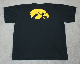 Kinnick Stadium Iowa Hawkeyes NIKE Football T - Shirt Men 2XL XXL Black vtg 90s SS 2