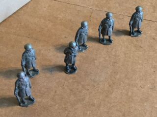 Set of 6 vintage cast metal Soldiers 2 