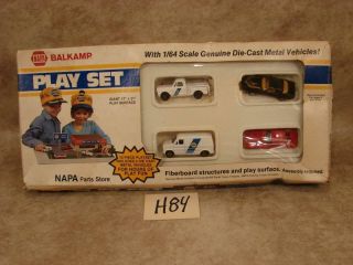 H84 Vintage Ertl Napa Auto Parts Store 13 Pc.  Play Set Vehicles 1:64 Scale