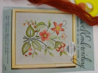 Vintage Elsa Williams Crewel Embroidery Beginners Kit 12 Stitches Open Complete