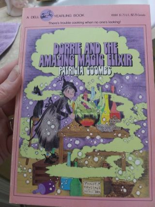 Dorrie And The Magic Elixir : By Patricia Coombs : Vintage : Witch