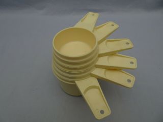 Vintage Tupperware Cream Ivory Nesting Measuring Cups Complete Set Of 6