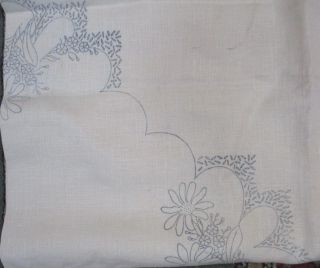 VINTAGE MYART 1370 LINEN SUPPER CLOTH WITH DAISIES & GYPSOPHILA TO EMBROIDER 5