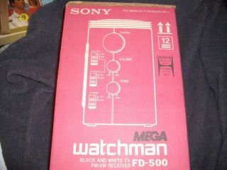 Vintage SONY Mega WATCHMAN Black and White TV FM/AM Reciever FD - 500 2