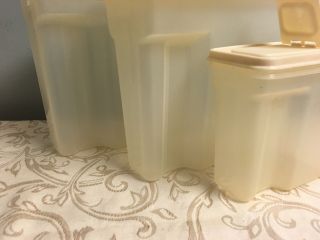 3 Vintage Rubbermaid Servin Saver 4 Cup 13 21 Cereal Keeper Almond Seal Plastic 4