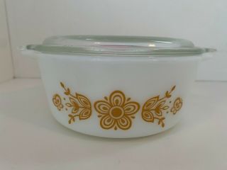Pyrex Vintage White Gold Butterfly 472 1.  5 Pt Casserole Ovenware Baking Dish