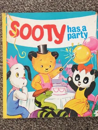 Vintage 1970’s Board Book Sooty Has A Party
