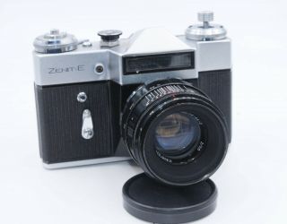 Zenit E Soviet Russian Slr 35m Film Camera With Helios 44 - 2 58mm Lens
