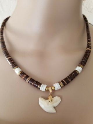 Vintage Shark Tooth Pendant On Graduated Brown Coconut Wood Beads Necklace 19 "