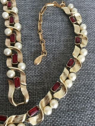 Elegant Vintage Lisner Red Stone Faux Pearl Necklace Bracelet Earring Set 3
