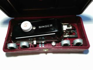 Vintage SINGER Button Holer 160743 Attachment buttonholer attachments feed cover 2