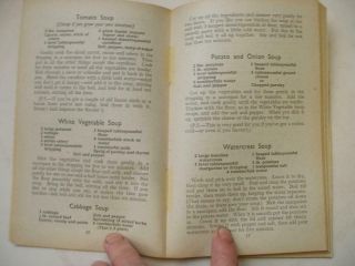 GERT & DAISY ' S WARTIME COOKERY BOOK Elsie & Doris Waters 1940s Recipes 19A 5