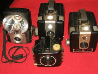 4 Kodak Brownie Cameras Bakelite Hawkeye 1950s Great For Display Lamp Projects