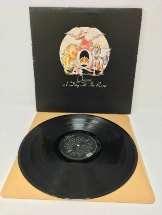 Vintage Queen A Day At The Races Lp Vinyl Music Long Player