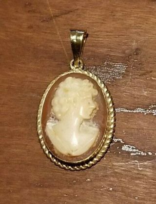 Vintage 14k Gold Carved Cameo Pendant 2.  2 Grams Estate Jewelry