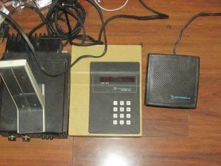 Vintage Motorola Maxar 80 Uhf 4 - Chan.  Base W/ Paging Syatem,  Spk.