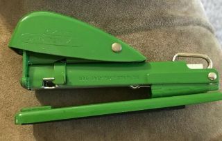 Vintage Markwell " Sx " Pacemaker Stapler Green Compact Wit " Sx " Staples