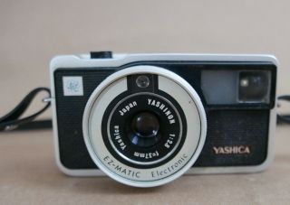 Yashica Ez - Matic Electronic Film Camera,  Yashinon 37mm F 2.  8 Lens,  126 Film