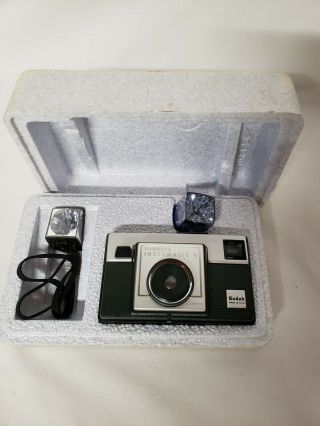 Vintage Kodak Hawkeye Instamatic X Camera With Flash Bulbs.