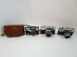 3x Vintage Cameras Argus C3 & Case,  Minolta 7s Hi - Matic,  Petri 2.  8 Color Correct