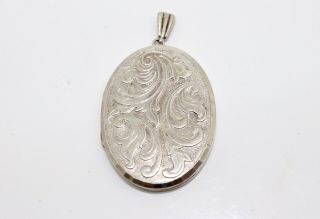 A Large Heavy Vintage Sterling Silver 925 Engraved Locket Pendant 14081 2