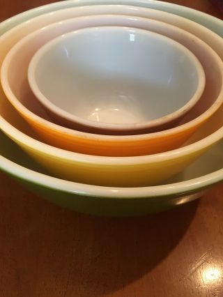 Vintage Pyrex Set Of 4 Nesting Mixing Bowls Green,  Yellow,  Orange,  Brown