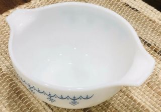 VTG Pyrex 1.  5 Cinderella Nesting White Mixing Bowl 441 Blue Snowflake Garland 2