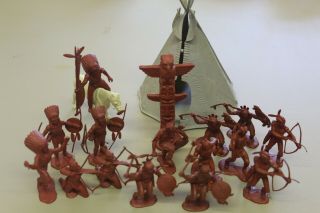 Marx Vintage " Set Of Red Brown Indians With Teepee " Wagon Train Play Set 1950s