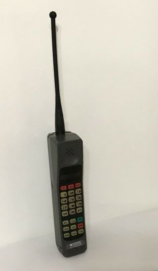 Vintage Motorola Ultra Classic 2 Brick Cell Phone 80’s Comment Cellular