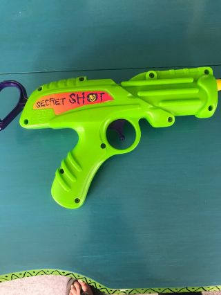 Vintage 1994 Kenner Nerf Green Secret Shot Soft Dart Gun