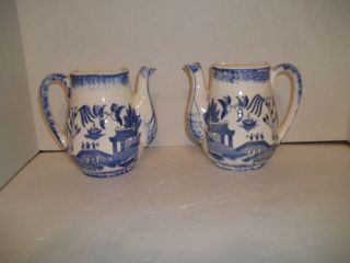 2 Vintage Blue Willow Teapot Coffee Pot Wall Pocket Vases Japan Opposite Facing