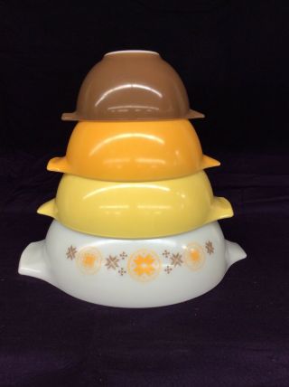 Vintage Pyrex Nesting Bowl Set Of 4 Orange / Yellow / Brown/ White