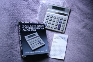 Vintage Texas Instruments Ti - 1795 Mini Desktop Solar Calculator