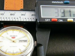 VINTAGE SEIKO 5 AUTOMATIC JAPAN MEN ' S DAY/DATE WATCH 5