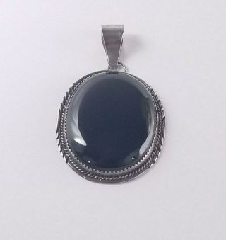 Large Vintage Sterling Silver And Onyx Navajo Pendant - Hallmarked - 17.  1 Grams
