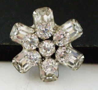 Pretty Vintage Weiss Rhinestone Flower Pin Brooch W/layered Design Prong Set