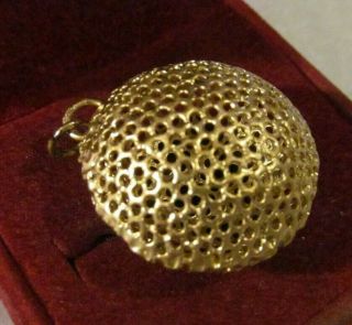 UNUSUAL VINTAGE DOUBLE SIDED PUFFY MESH GOLD PENDANT CHARM FOB 3