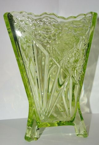 Art Deco Vintage Green Glass Vase Sowerby Daisy Design