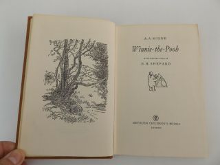 1982 Winnie - The - Pooh By Aa Milne With Decorations By Eh Shepard Acceptable Cond.