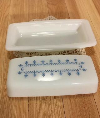 Vintage 1970 ' s Pyrex Snowflake Garland Blue Milk Glass Butter Dish w/ Cover 2