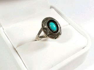 VINTAGE NAVAJO S DICKENS STERLING ETCHED SHADOWBOX TURQUOISE SIZE 5.  5 RING 2