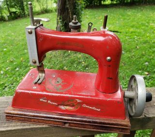 Vintage Astrocraft " Junior Miss " Red Toy Sewing Machine 1940 