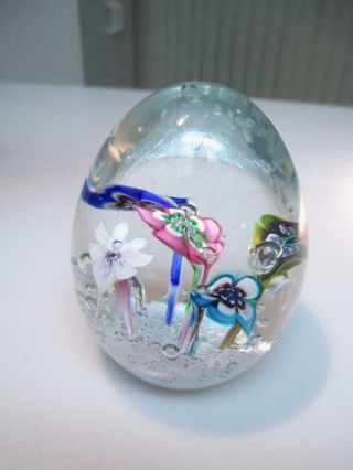 VINTAGE MURANO ? EGG SHAPED ART GLASS PAPERWEIGHT WITH FLOWERS 2