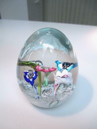 VINTAGE MURANO ? EGG SHAPED ART GLASS PAPERWEIGHT WITH FLOWERS 3