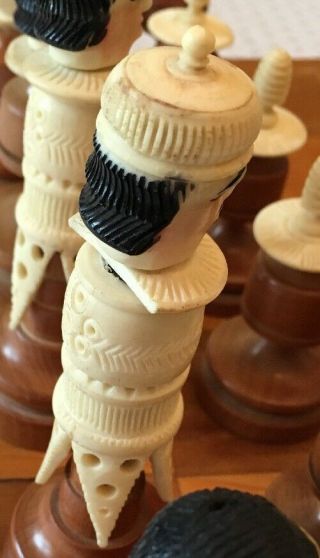 Vintage Hand Crafted Wood & Bone Mexican Folk Art Figural Chess Set Wooden Case 5