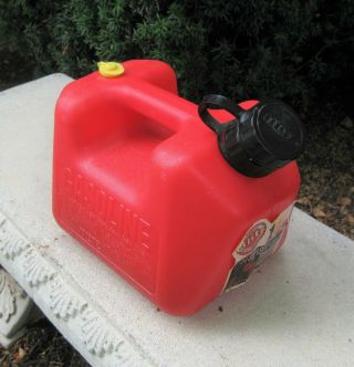 Vintage 1 Gal 4 Oz Blitz 11802 Vented & Flexible Pour Spout Red Plastic Gas Can