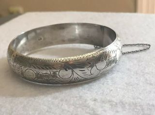 Vintage Sterling Silver 15mm Etched Hinged Bangle Bracelet W/ Safety Chain 18.  8g 3
