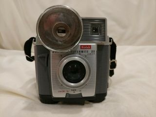 ☆☆ Vintage Kodak Brownie Flashmite 20 Camera With Built - In Flashholder Usa ☆☆